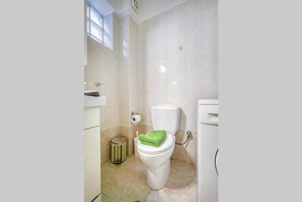 Spacious Family Flat Near Parthenon Free Parking Athen Eksteriør billede